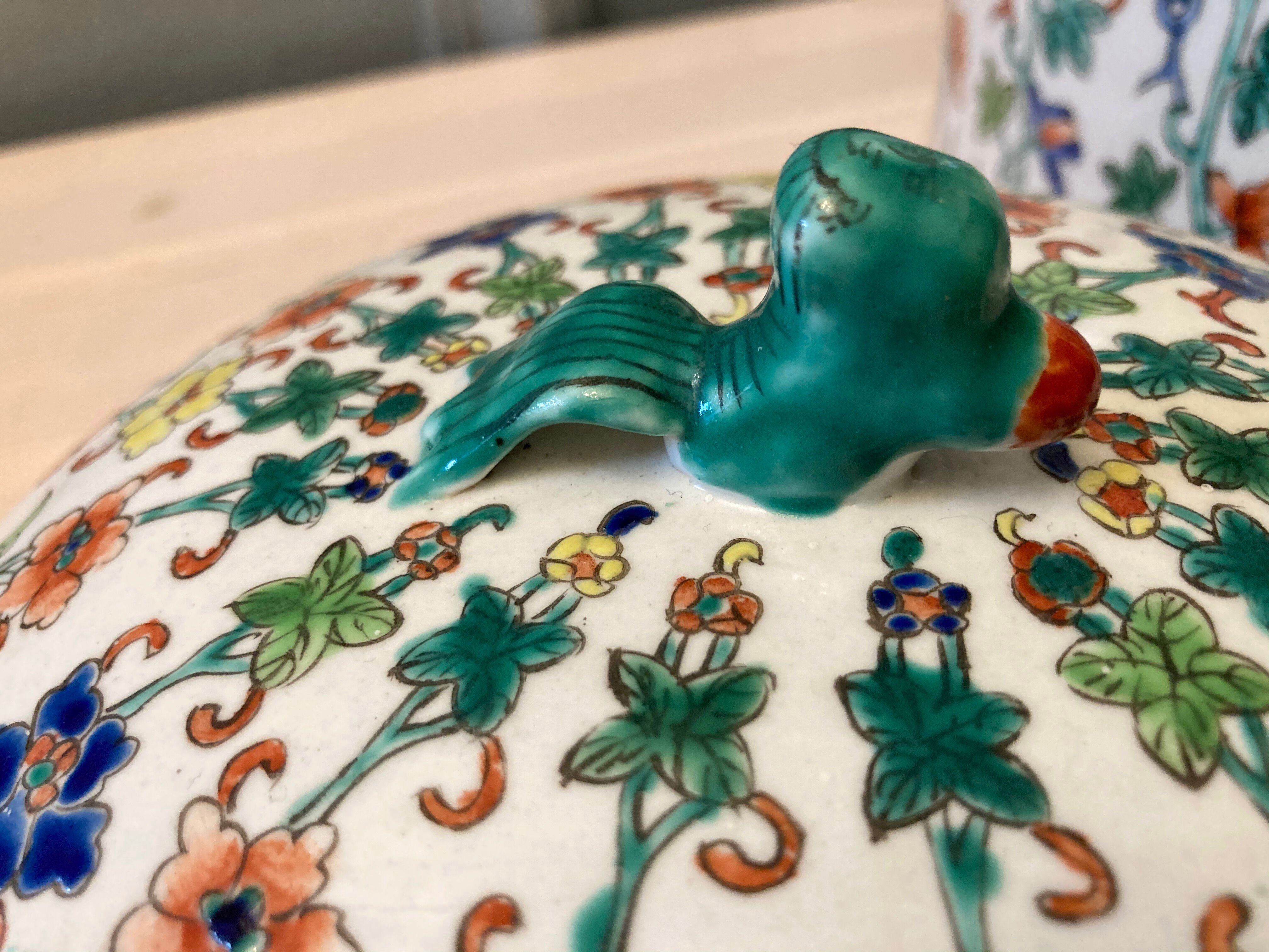 Old porcelain pot says ginger