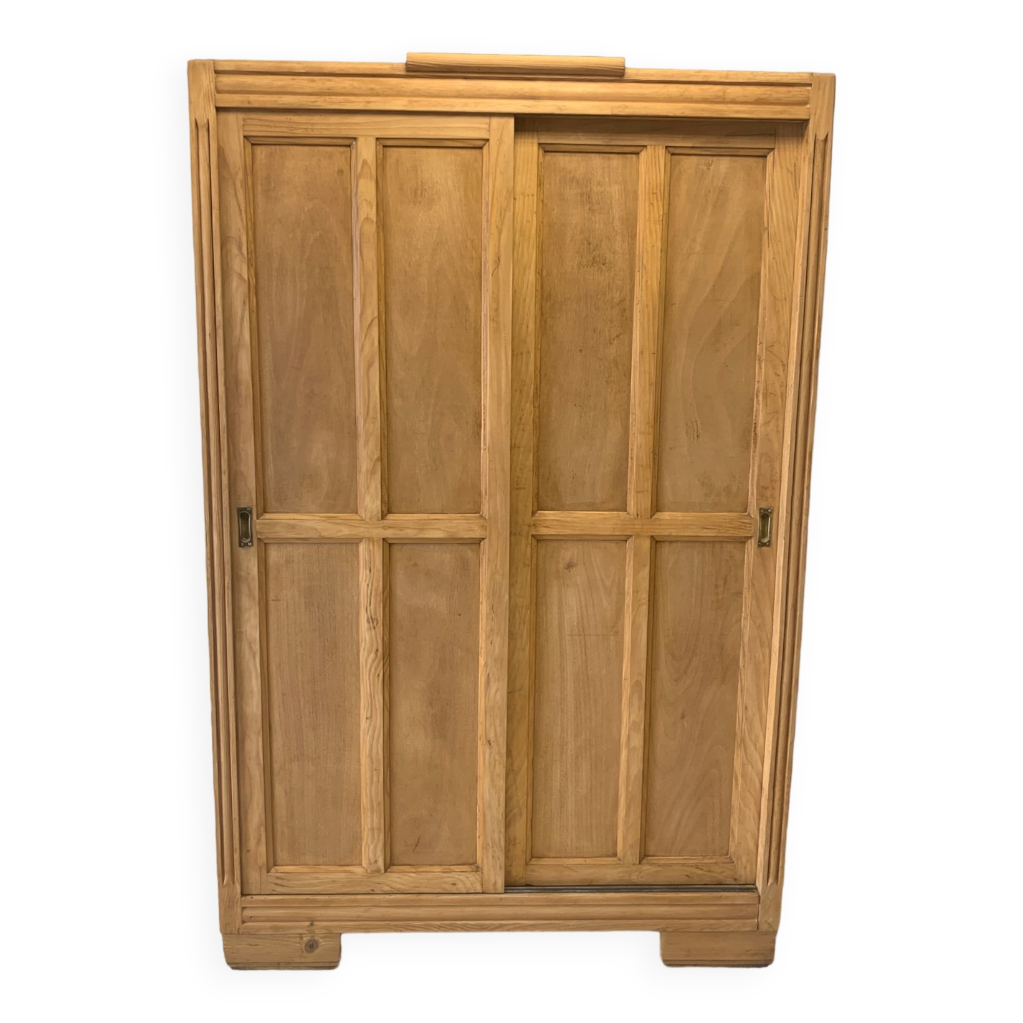 Parisian wardrobe with sliding doors
