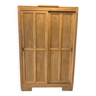 Parisian wardrobe with sliding doors