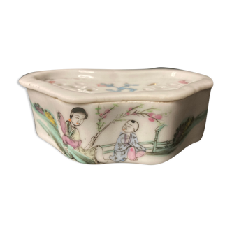 Boite à grillons porcelaine décor polychrome XIXème Chine