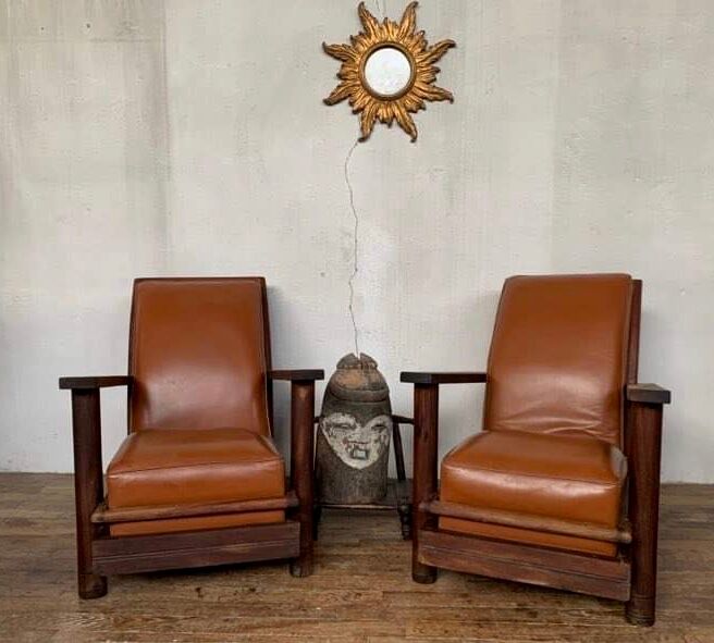 PAIR OF BRUTALIST ARMCHAIRS IN TEAK AND VINTAGE COGNAC LEATHER FROM THE 1950S
