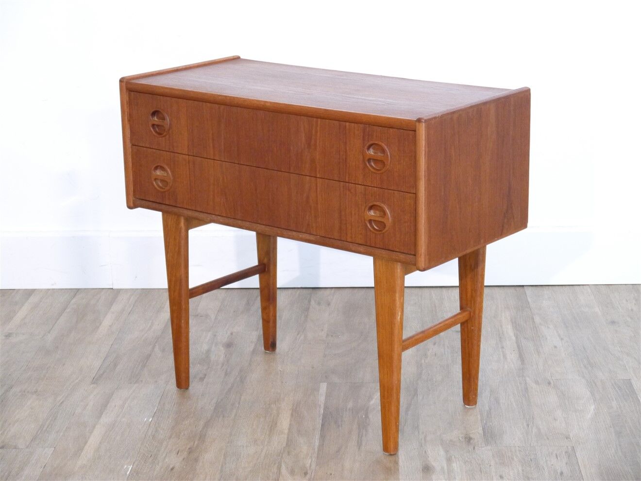 Meuble d'appoint vintage scandinave en teck 1960