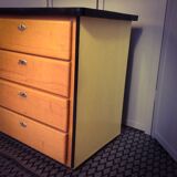 Petite commode en bois et formica