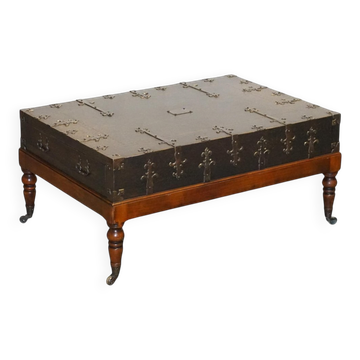 Grande Table Basse à Tiroirs des Deux Côtés de Theodore Alexander