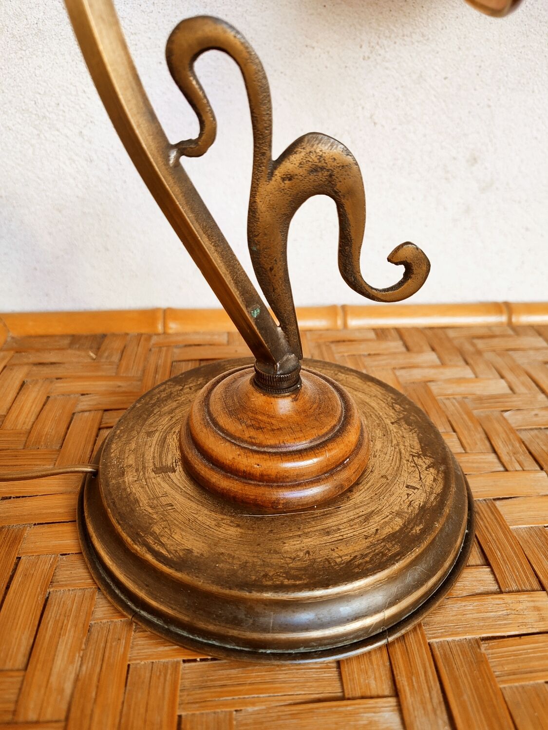 Art Nouveau style table lamp