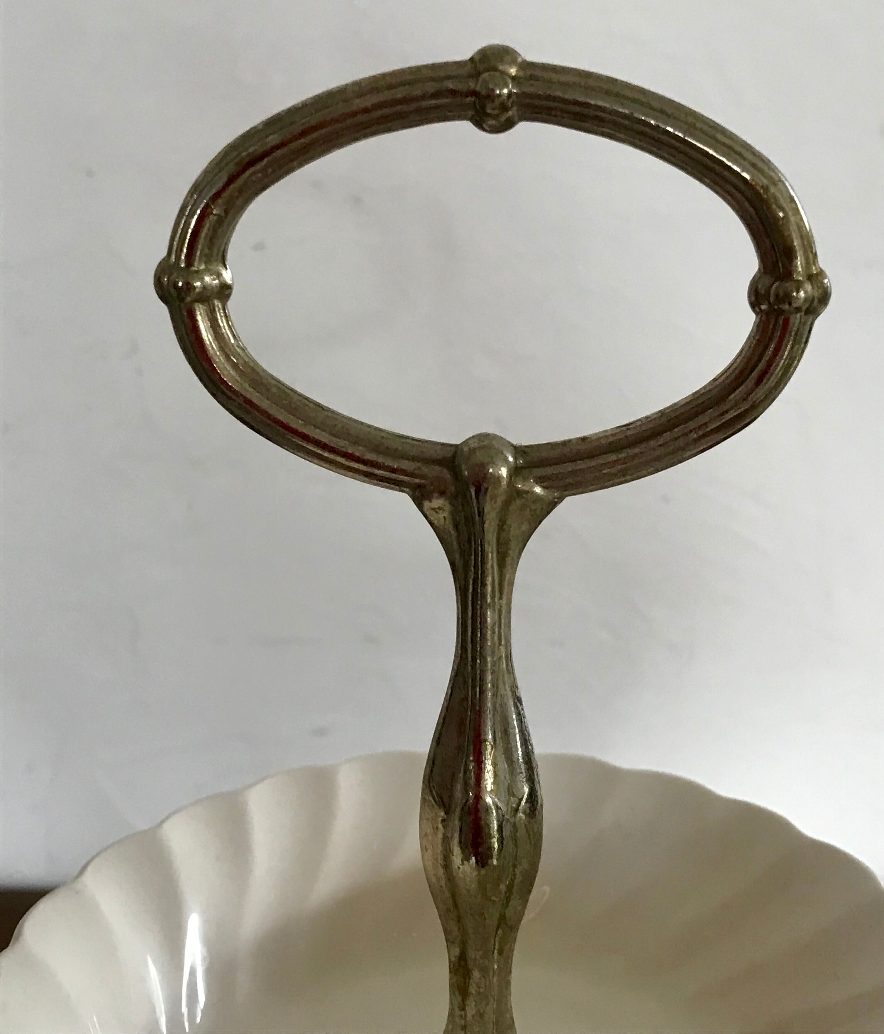 Ceramic cake stand