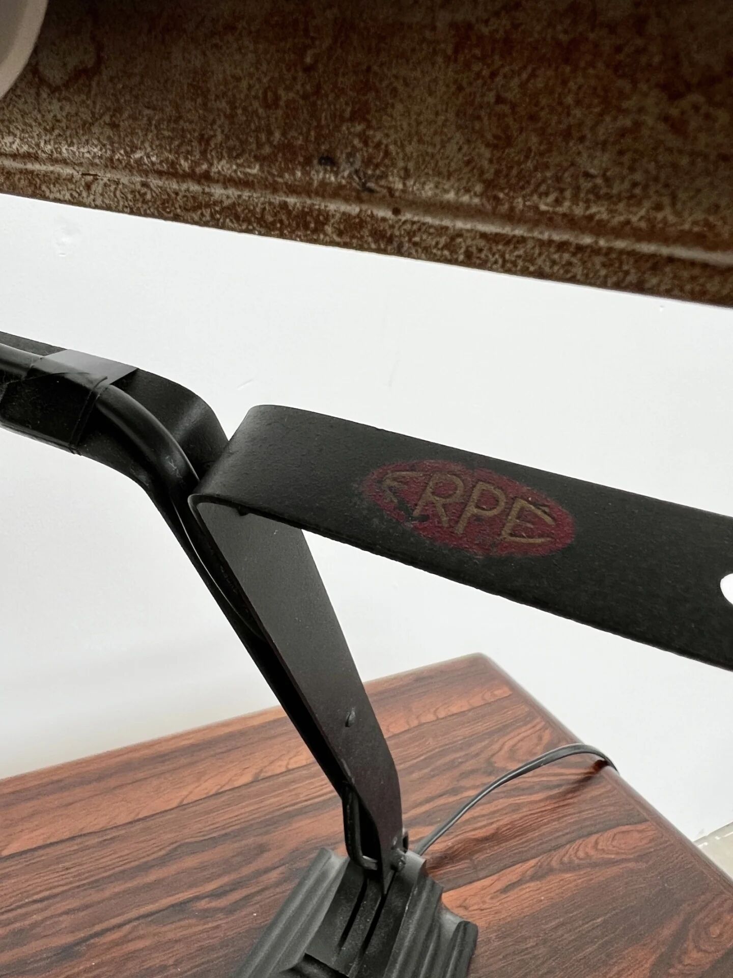 Lampe de bureau articulée ERPE — Vert foncé tout métal, Belgique, années 30-40
