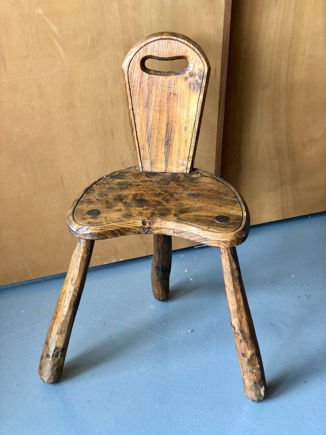Tripod milking chair