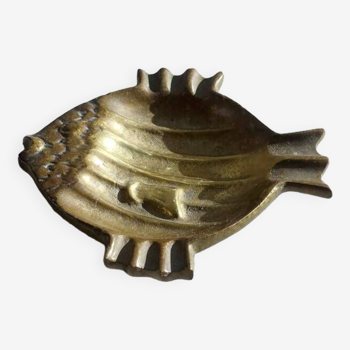 Brass fish pocket