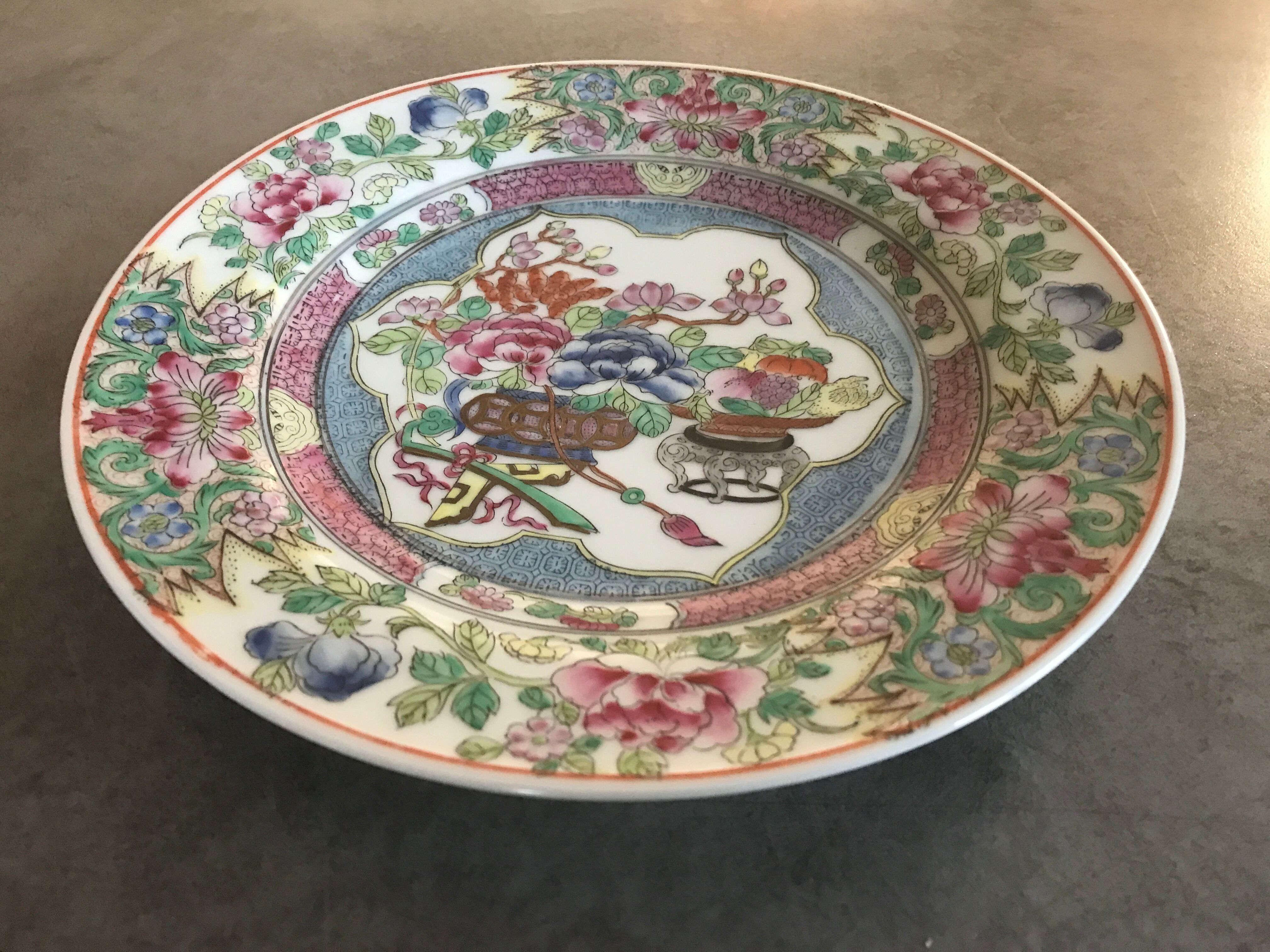 Porcelain plate from canton of china floral decoration 23 cm