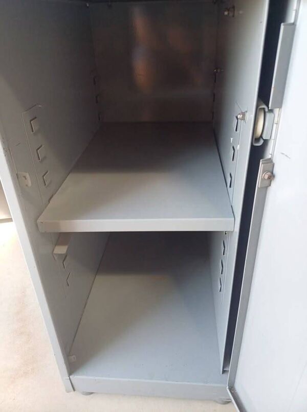 Ancien casier industriel ptt 1975