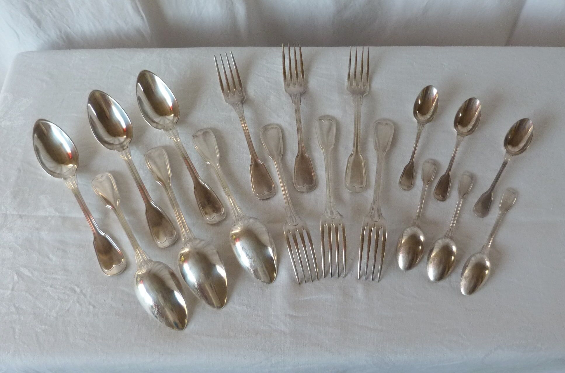 Set of 18 silver metal covers