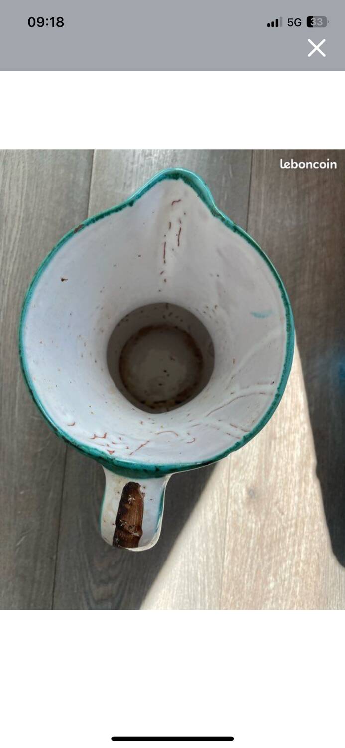 Ceramic pitcher signed Robert Picault – Scarified decoration – Vintage