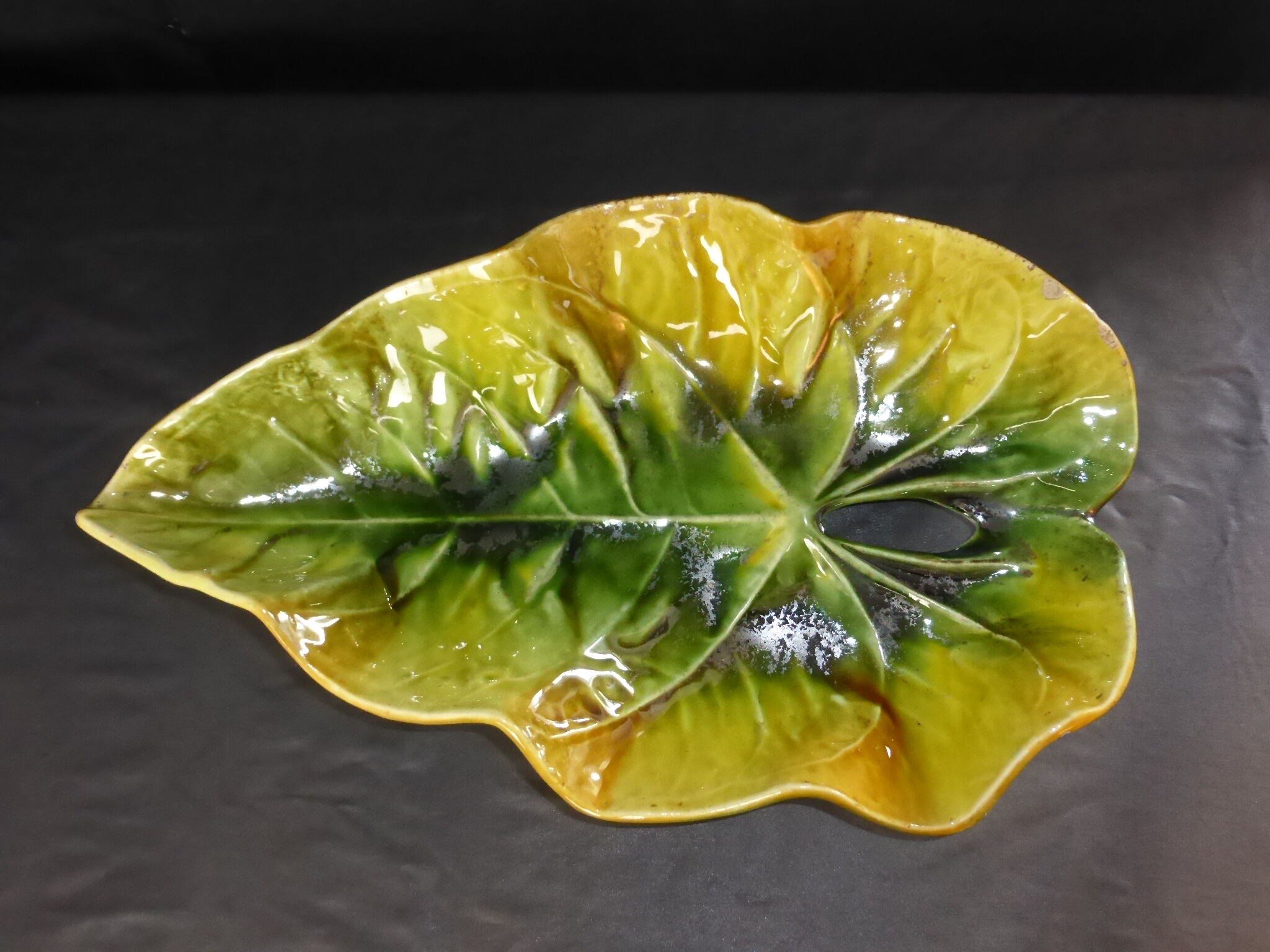 Ceramic cup forming a sheet-long.40cm