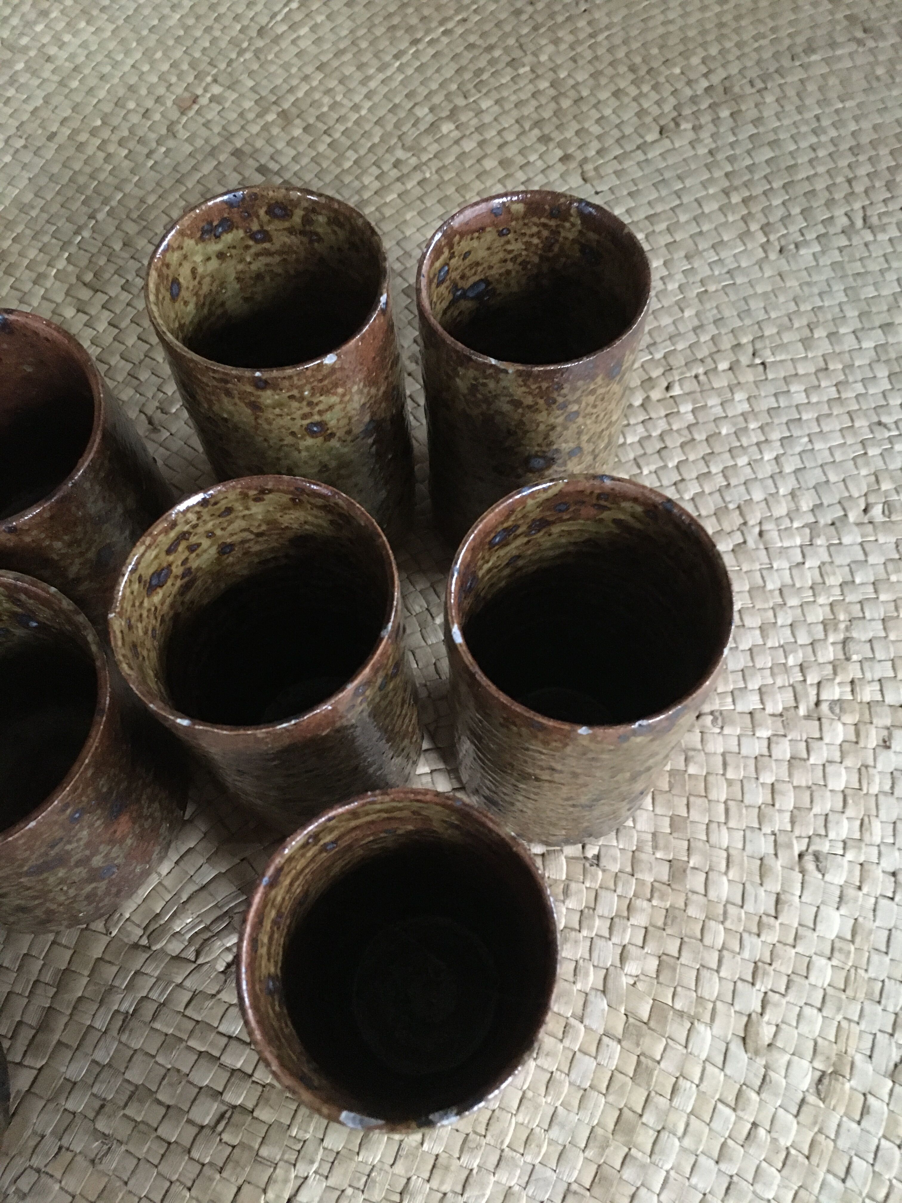 Lot de  10 tasses en grès