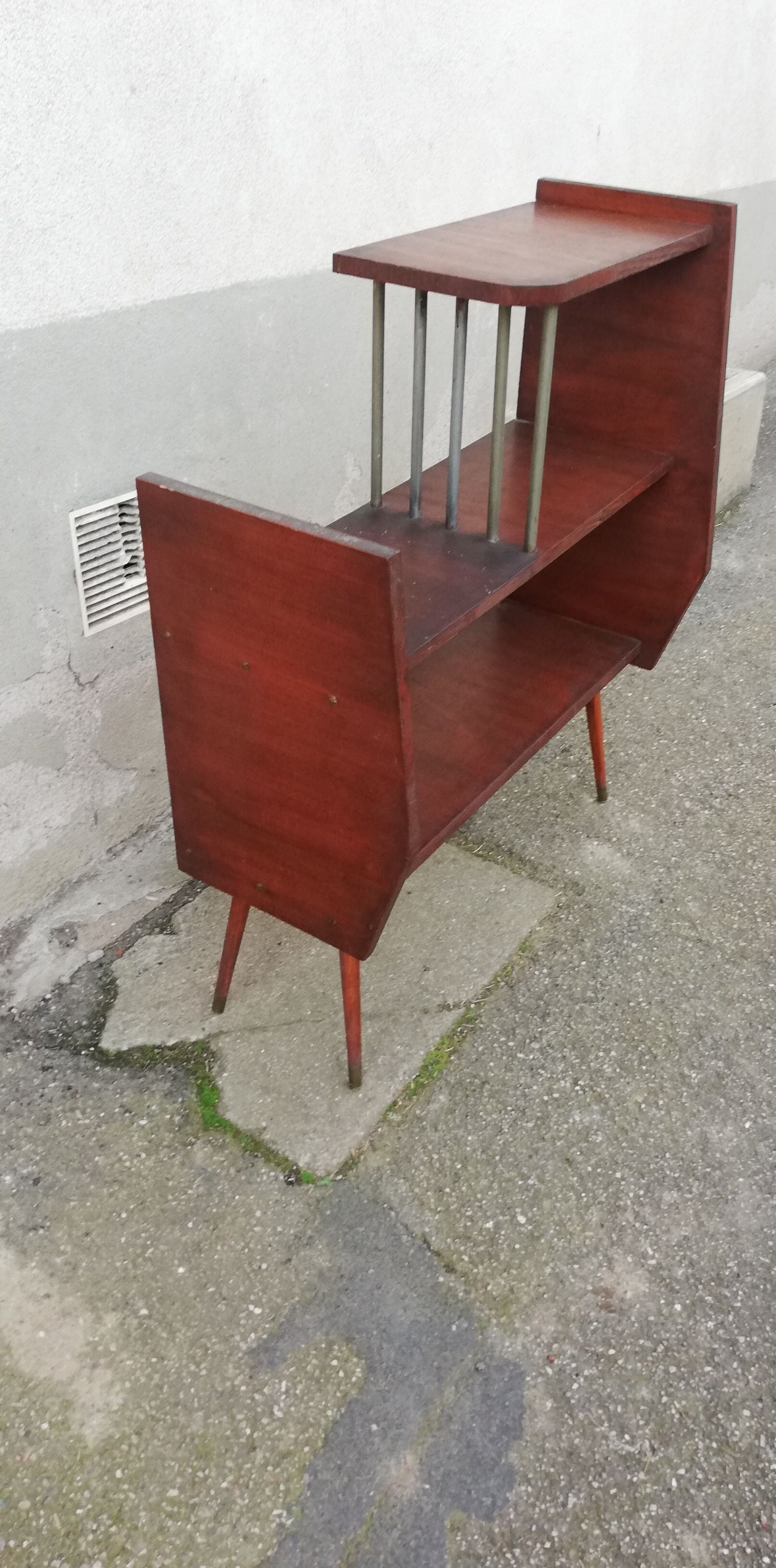 Vintage shelf compass feet