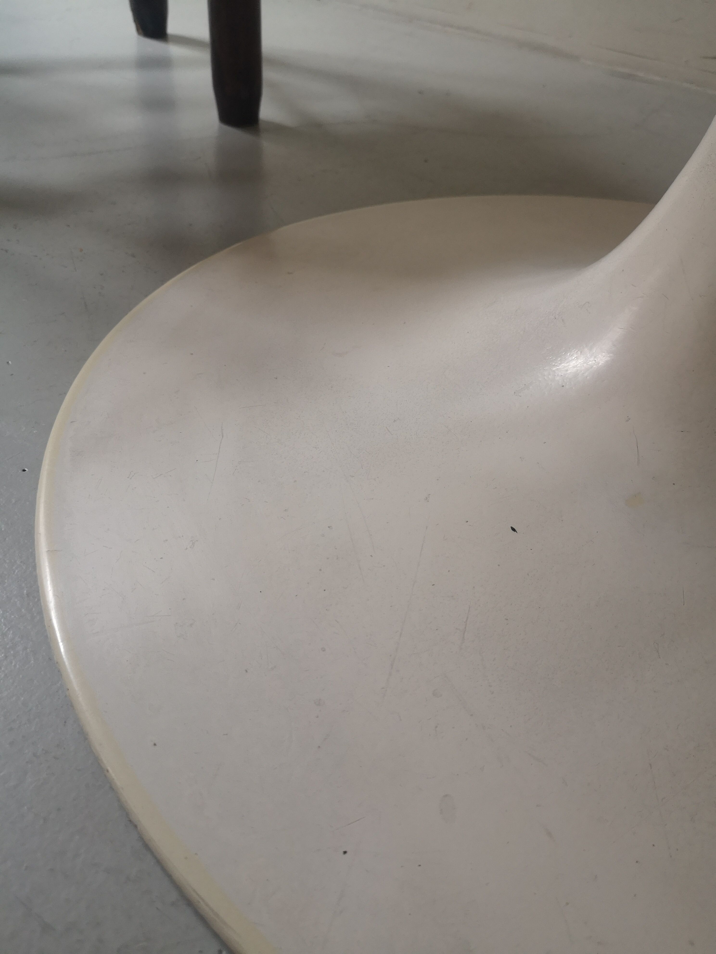 Tulip dining table by Maurice Burke for Arkana, 1970