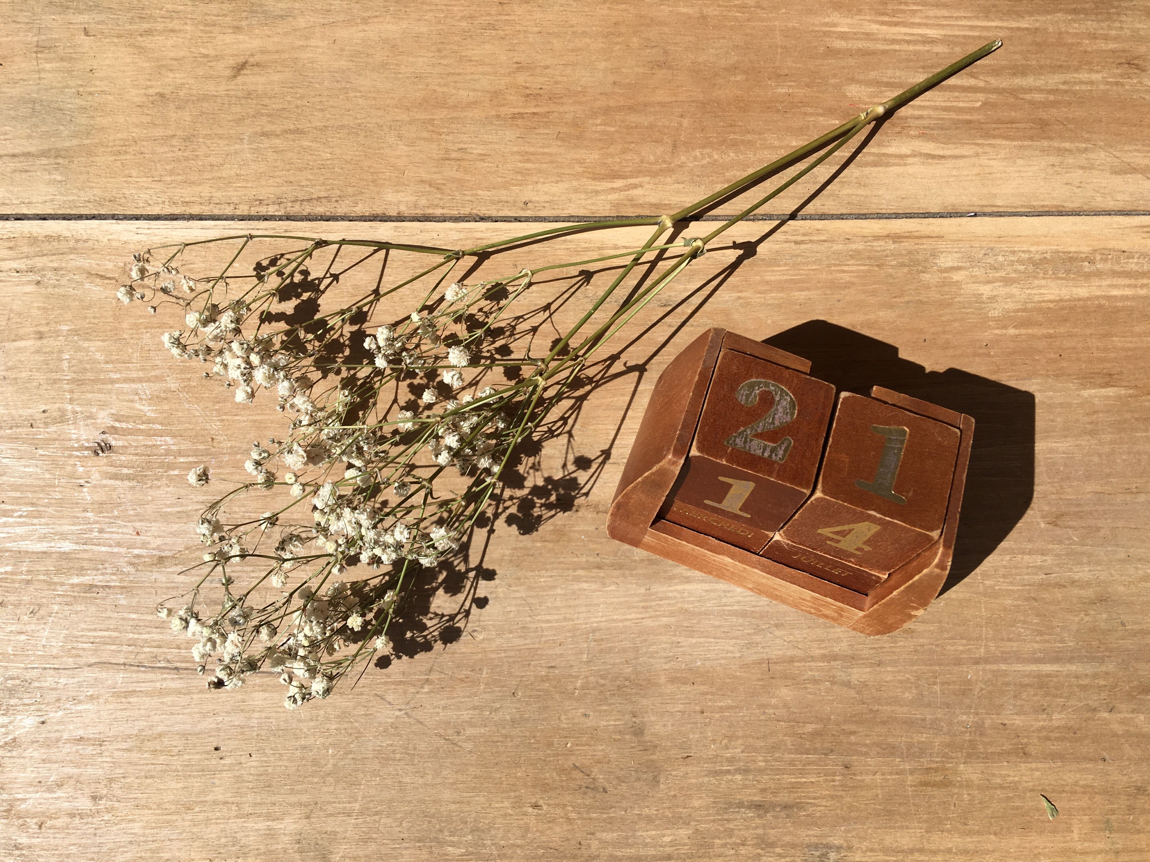 Calendrier perpétuel en bois
