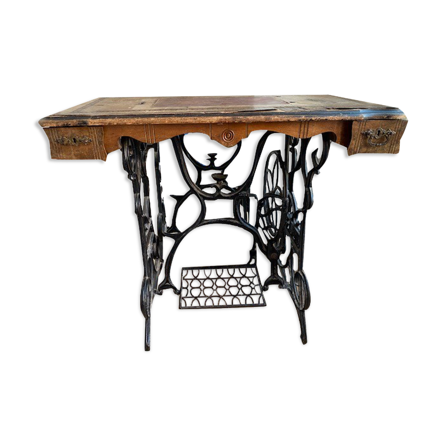 Courthiade period sewing machine