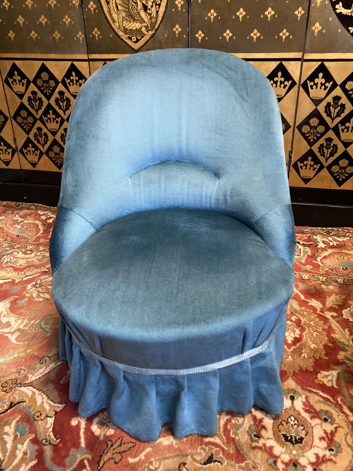 2 toad armchairs in blue velvet