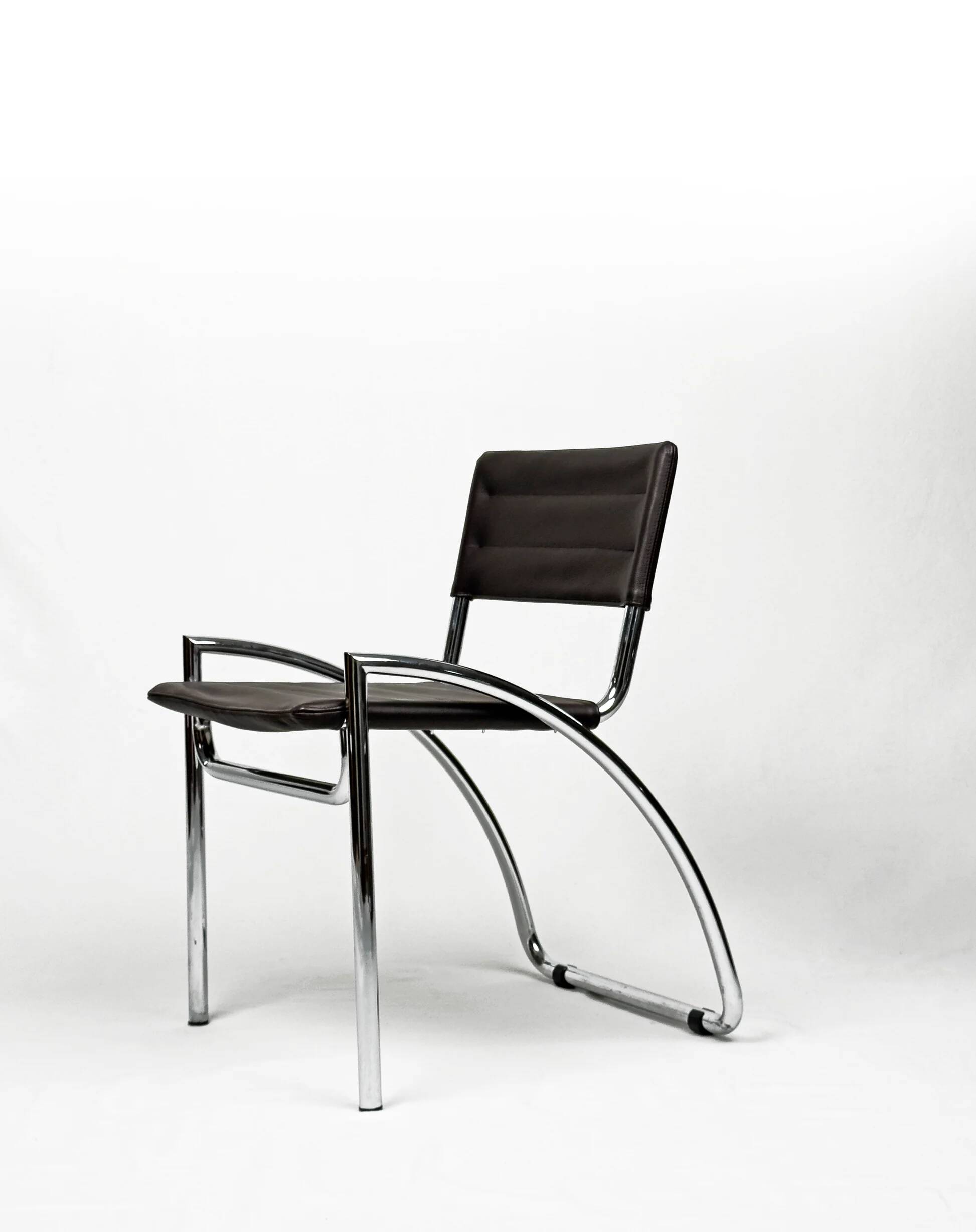 Ensemble de 4 chaises « Lira » de Gae Aulenti – années 1970
