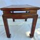 Table basse chinoise laquée type "kang" du XX.