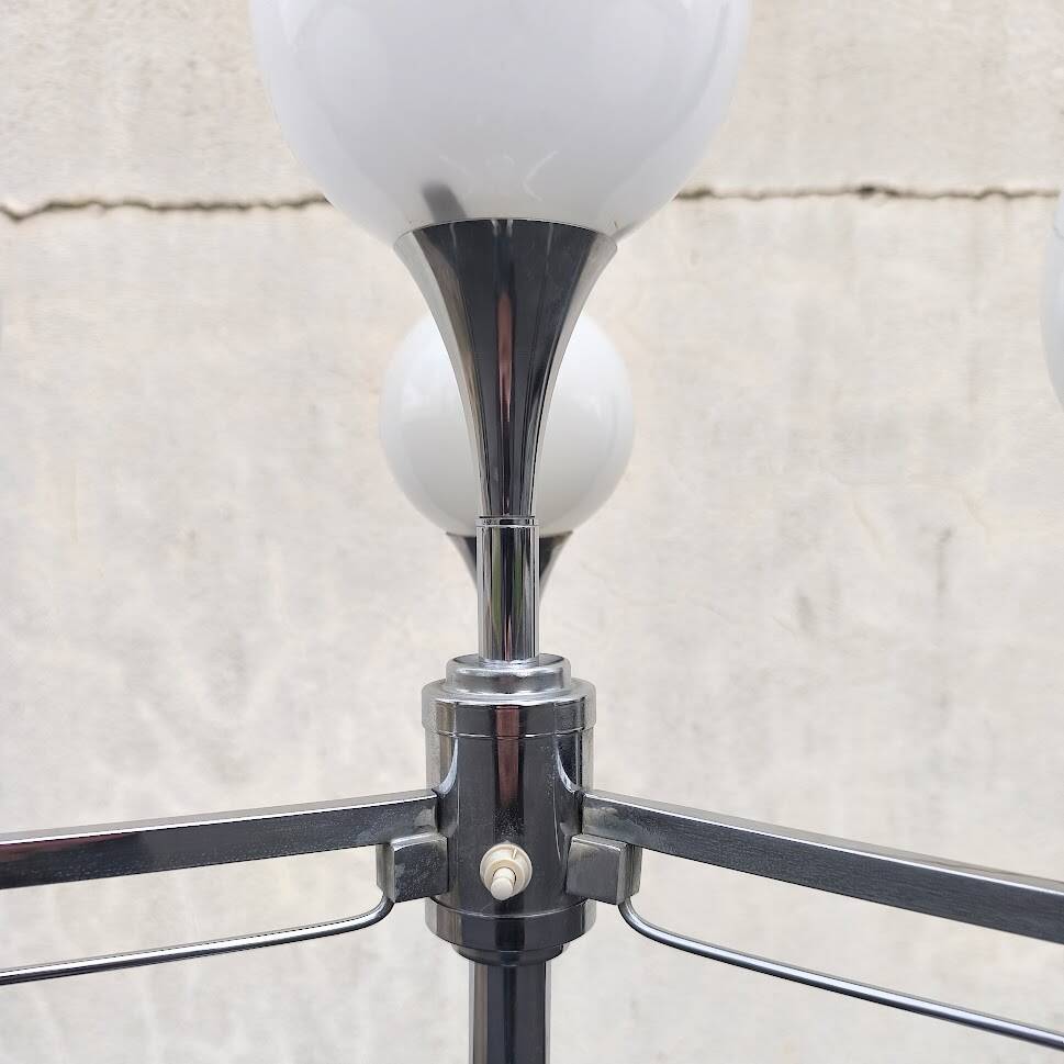 Space age floor lamp, chrome and opaline glass, 1970.