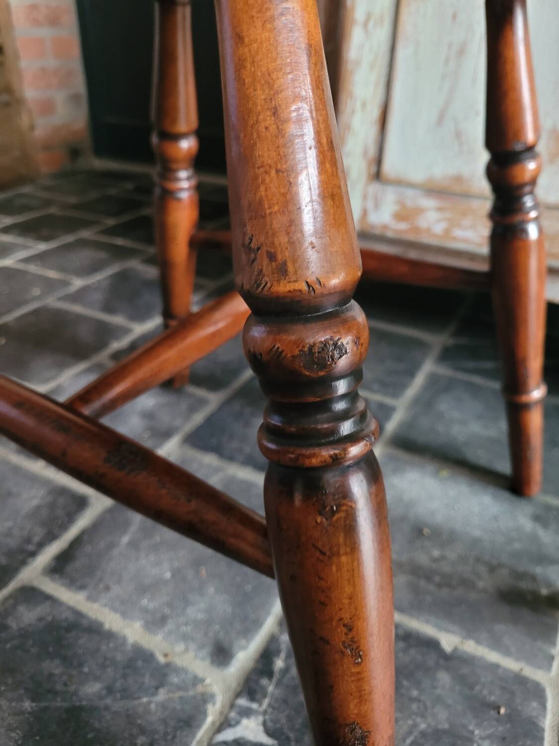 4 Windsor wheelback chairs in dark oak
