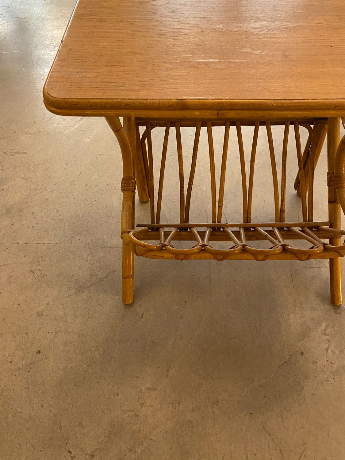 Rattan magazine holder table