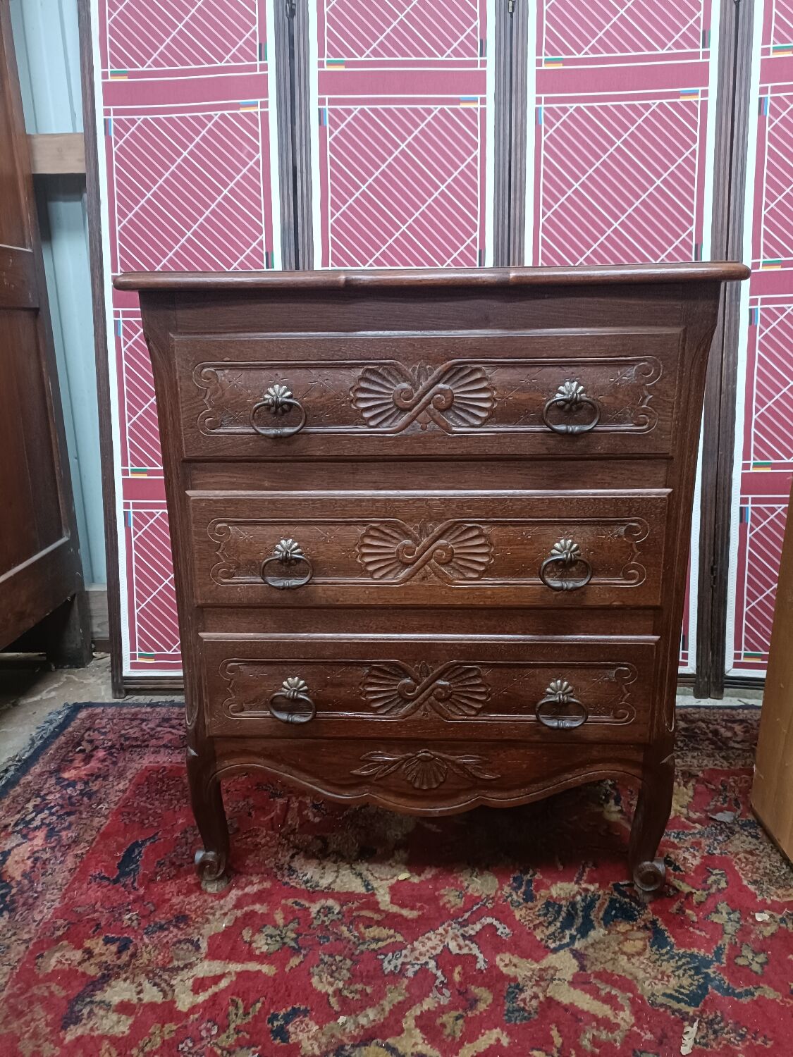 Chest of drawers in solid Louis XV style beautiful condition