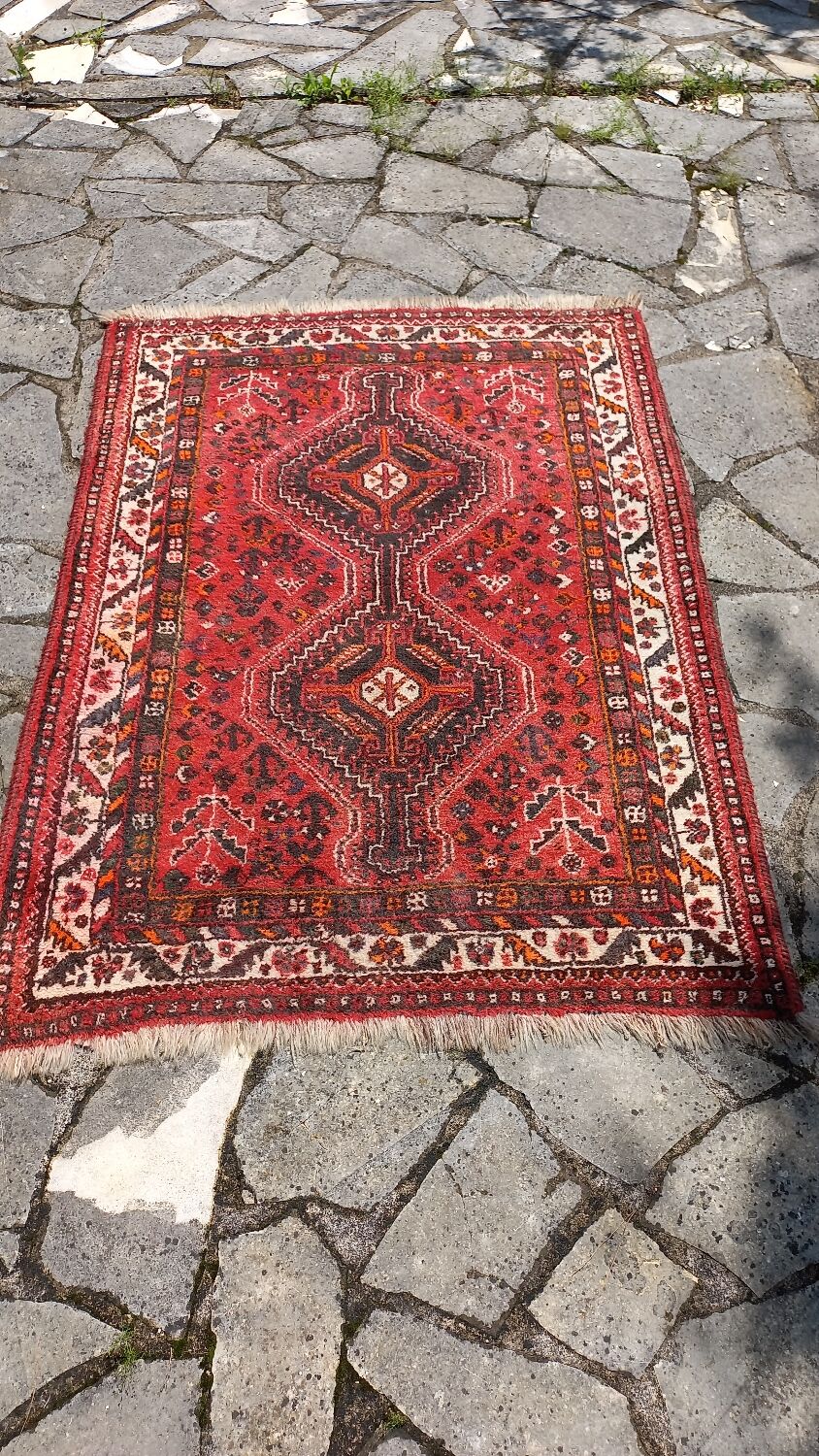 Persian carpet Shiraz handmade in wool
