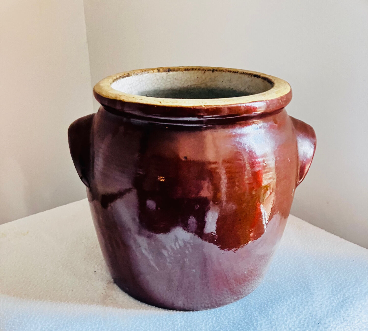 Stoneware pot