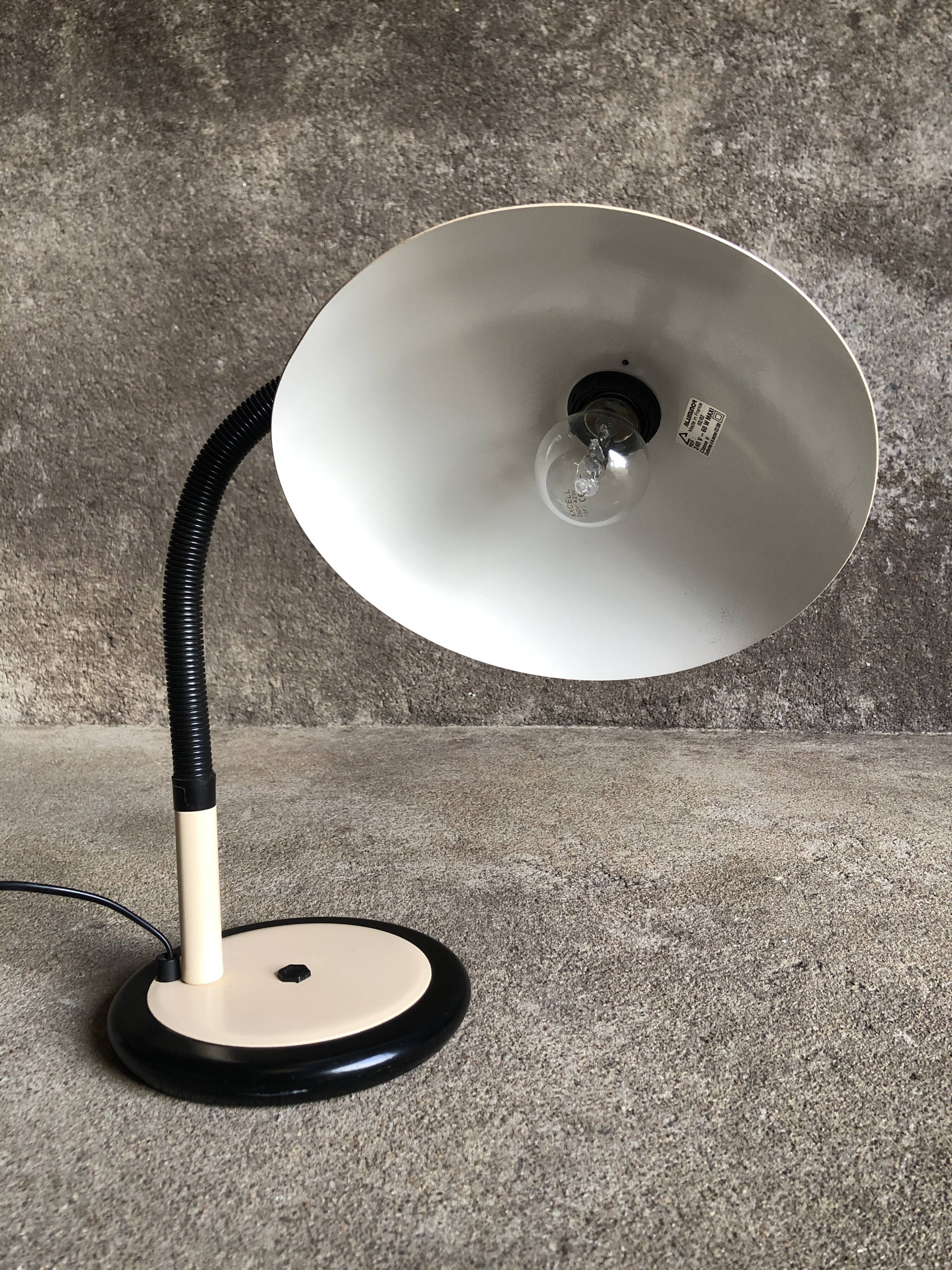 Vintage adjustable lamp in beige metal and black plastic, 70s/80s
