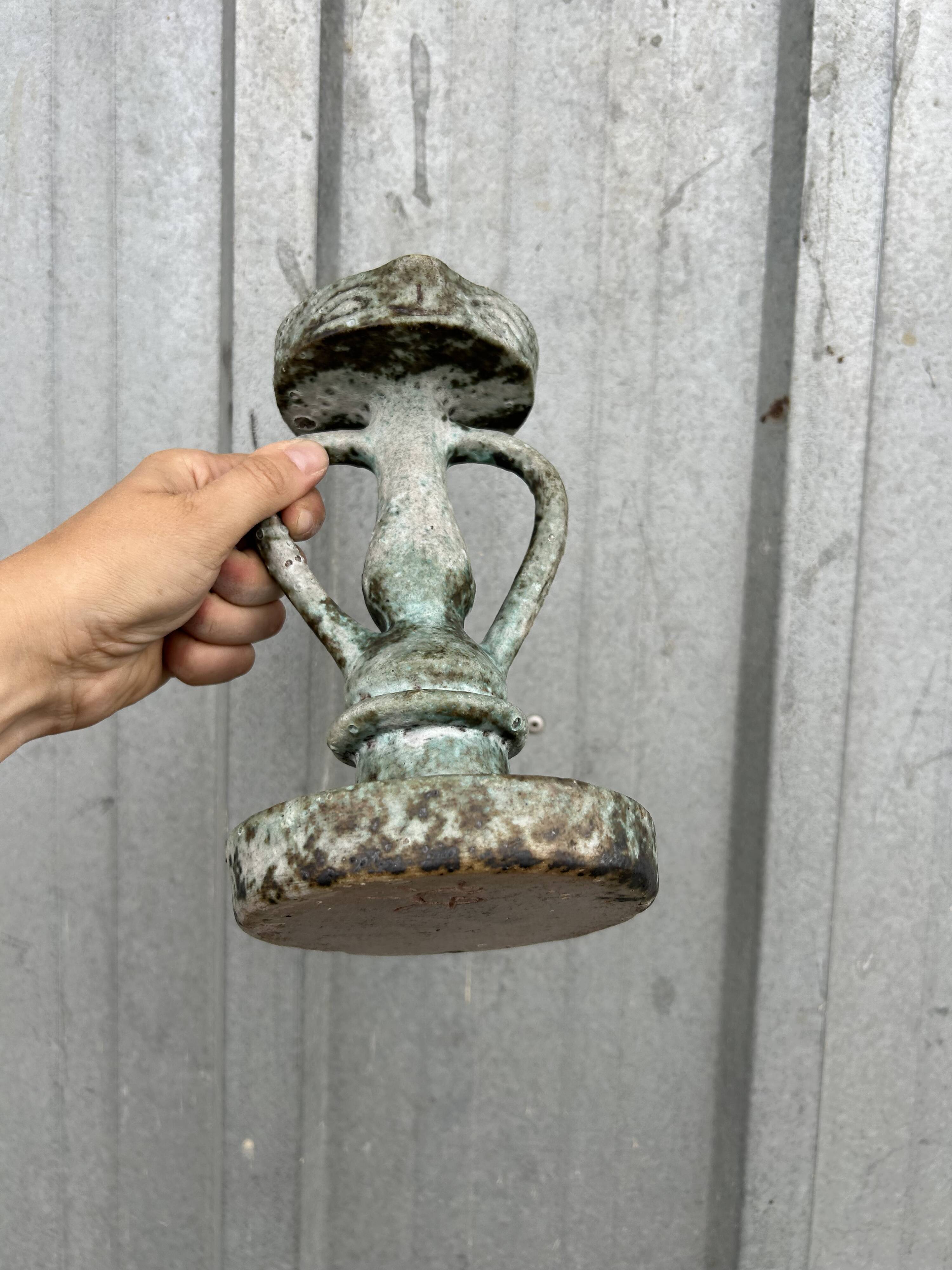 Bougeoir ancien en céramique, signé