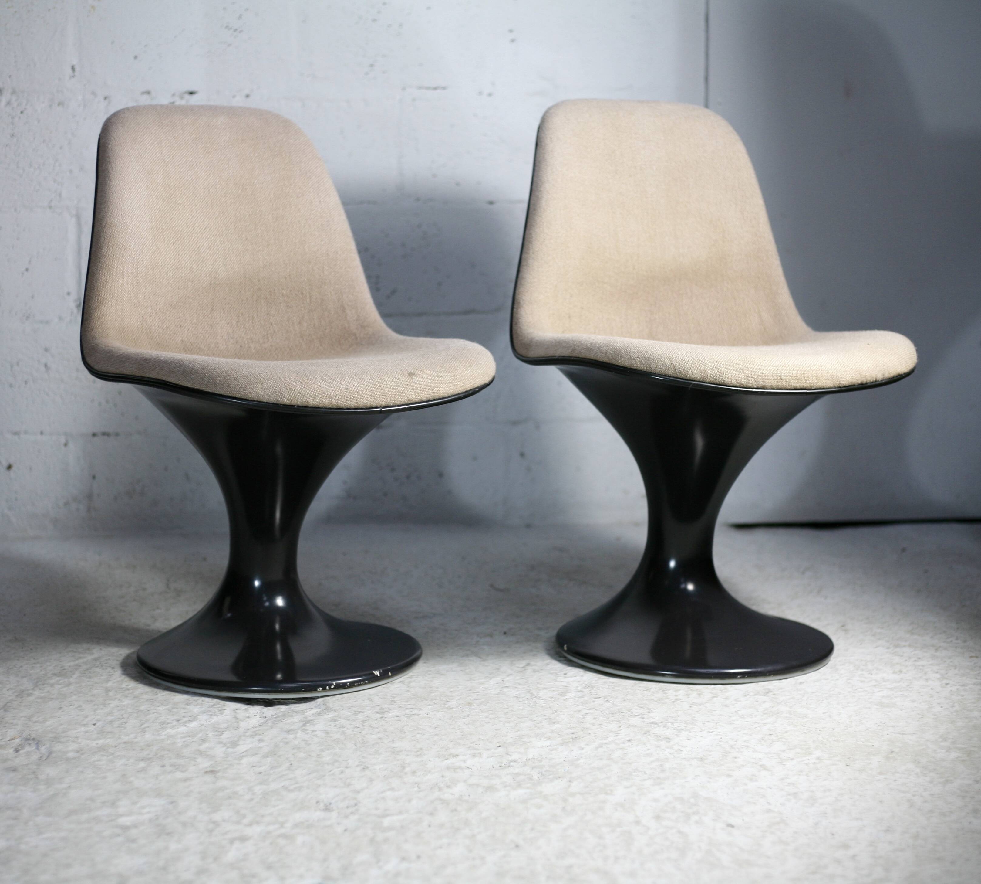 2 chaises Orbit, édition Herman Miller. Design Farner & Grunder, circa 1970.