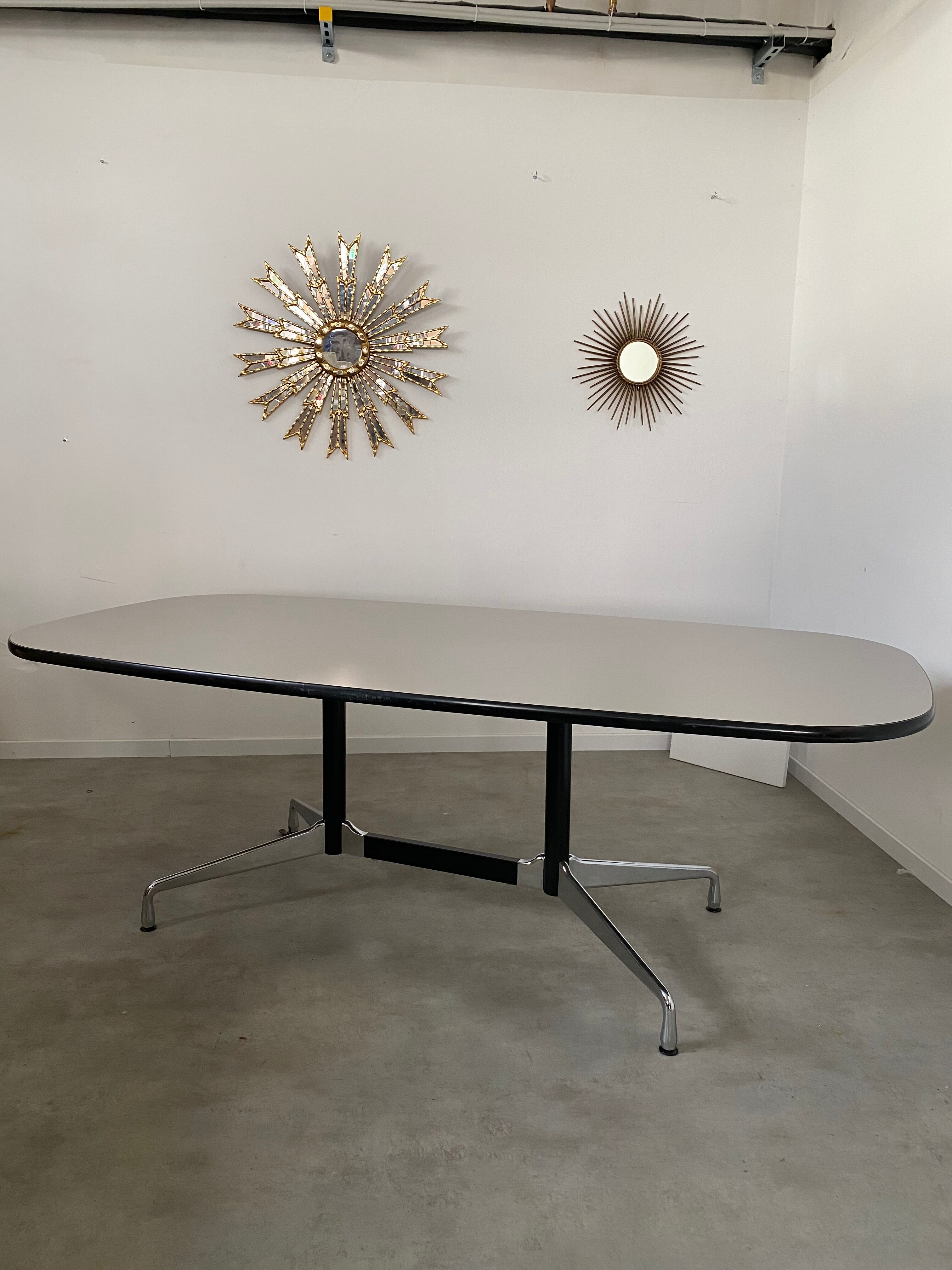 Table room table conference by Charles Ray Eames for Vitra
