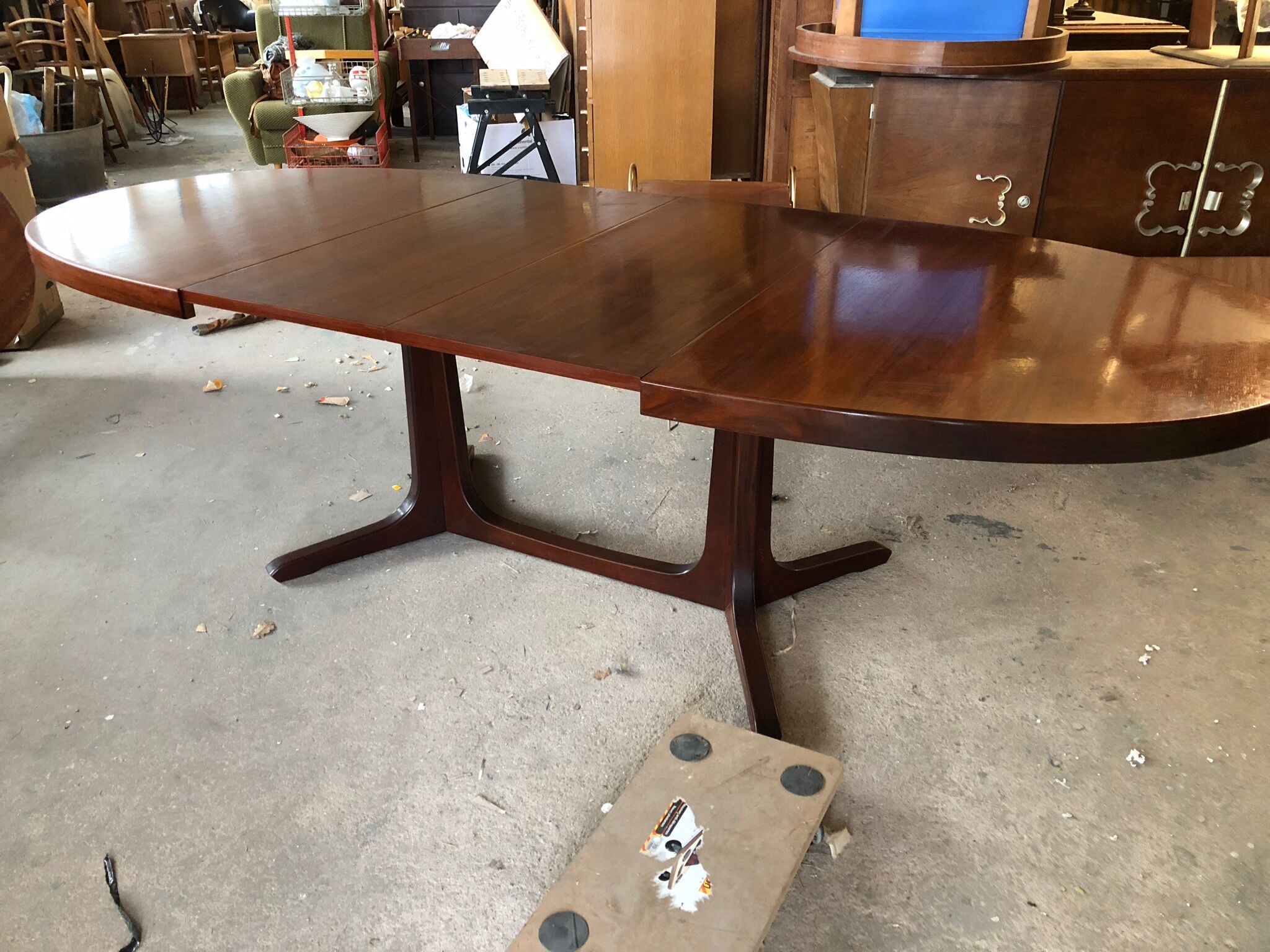Extendable table in teak Baumann