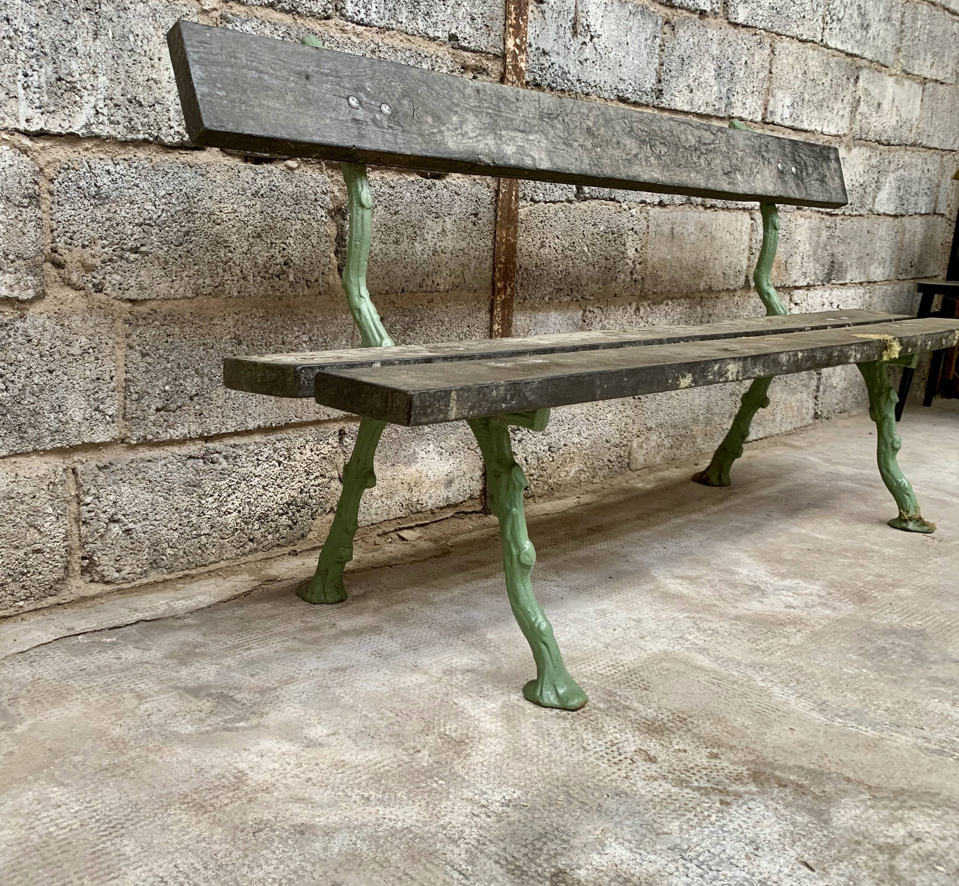 Former early 20th cast iron garden bench