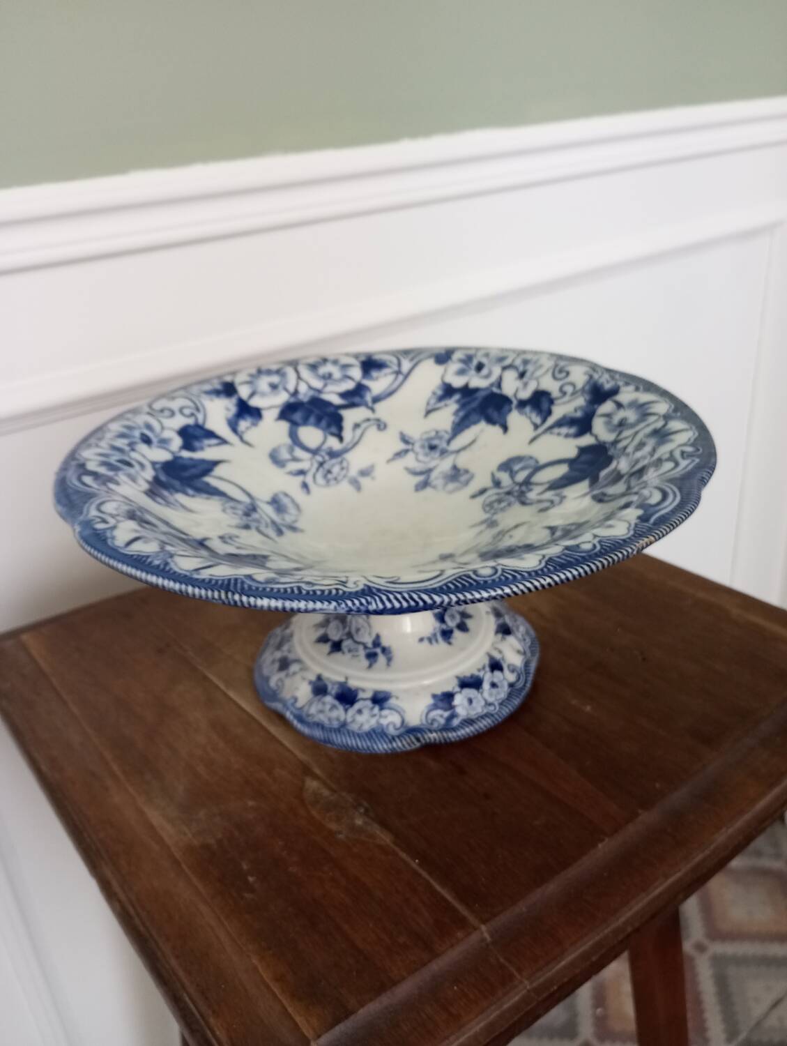 "Flora" fruit bowl in Creil and Montereau