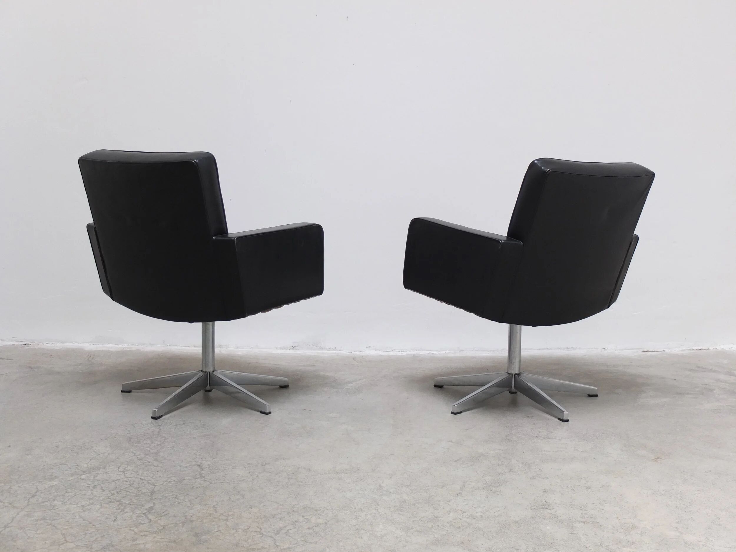 Set of 3 Executive Chairs by Vincent Cafiero for Knoll International, 1960s