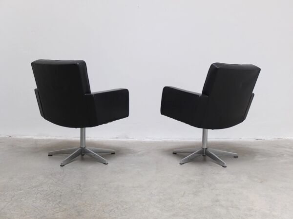 Ensemble de 3 fauteuils de direction par Vincent Cafiero pour Knoll International, années 1960.