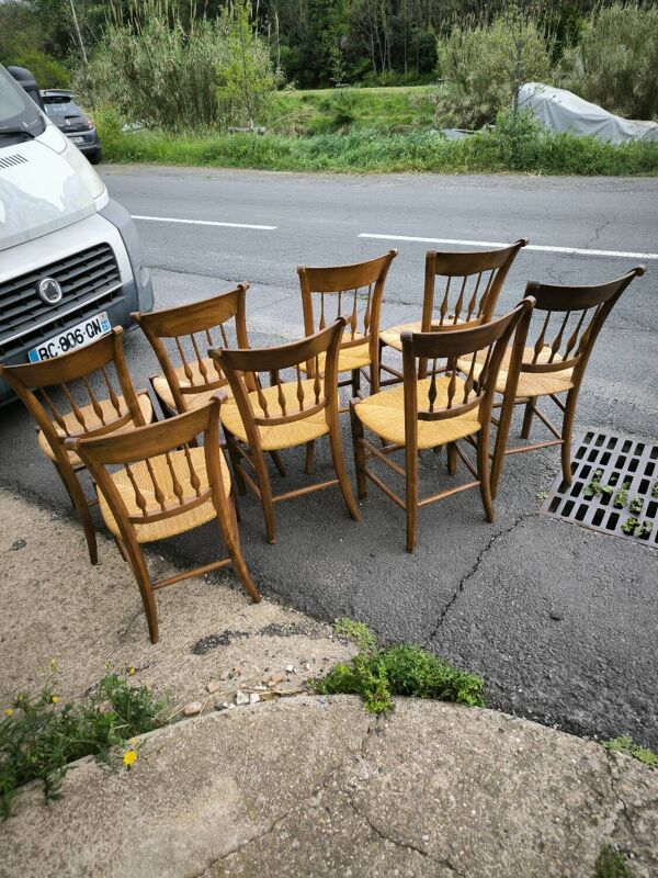 Série de 8 chaises en merisier massif paillées époque Directoire