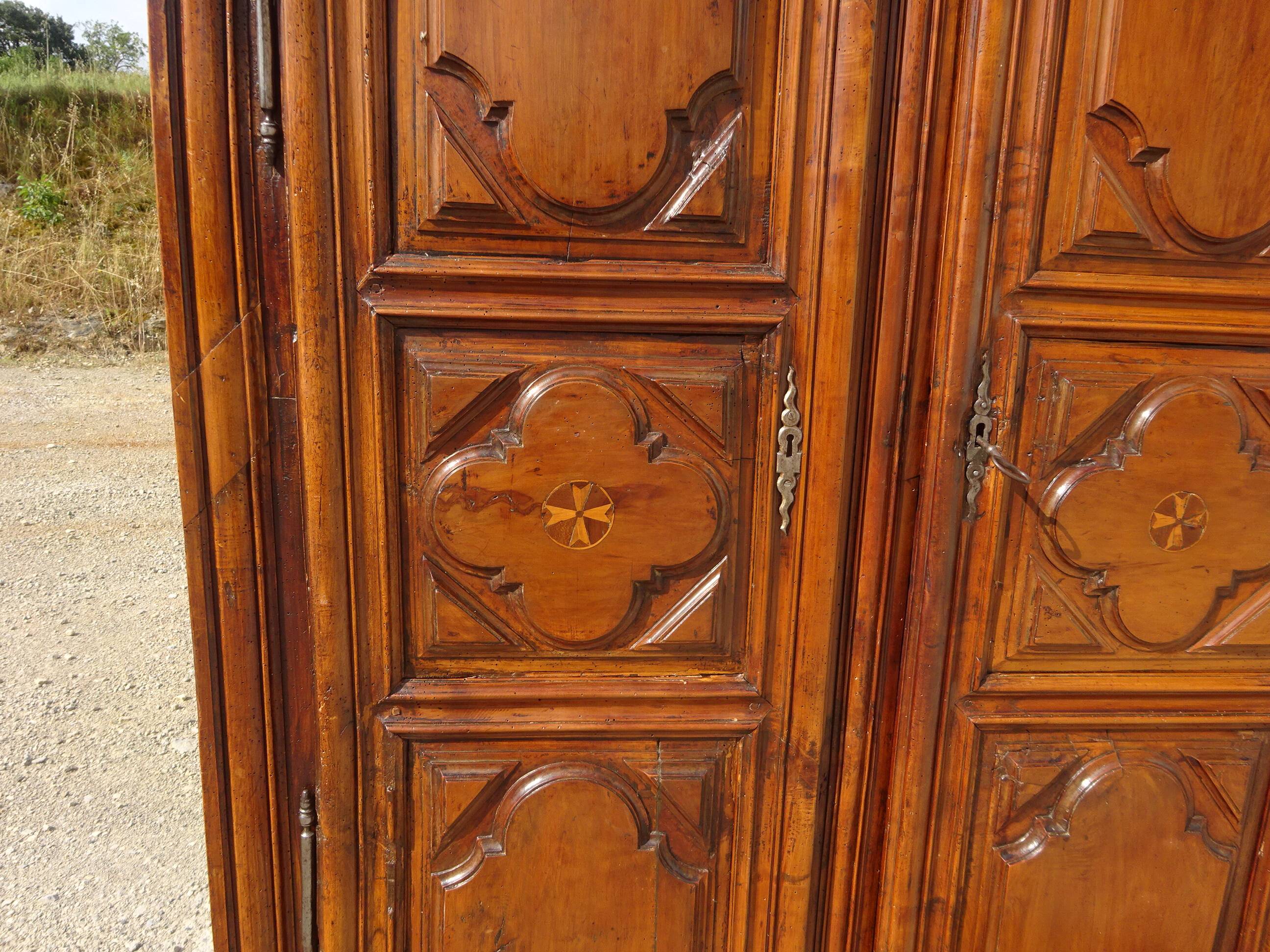 Walnut wardrobe, Louis XIII period