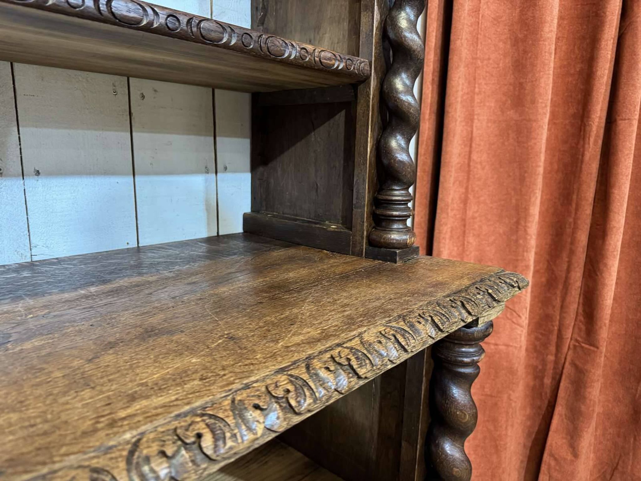 Bibliothèque de boiserie en chêne et sapin début XXème