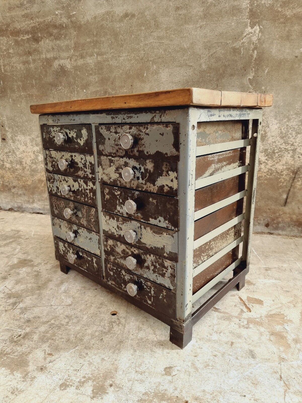 Commode industrielle armoire en acier