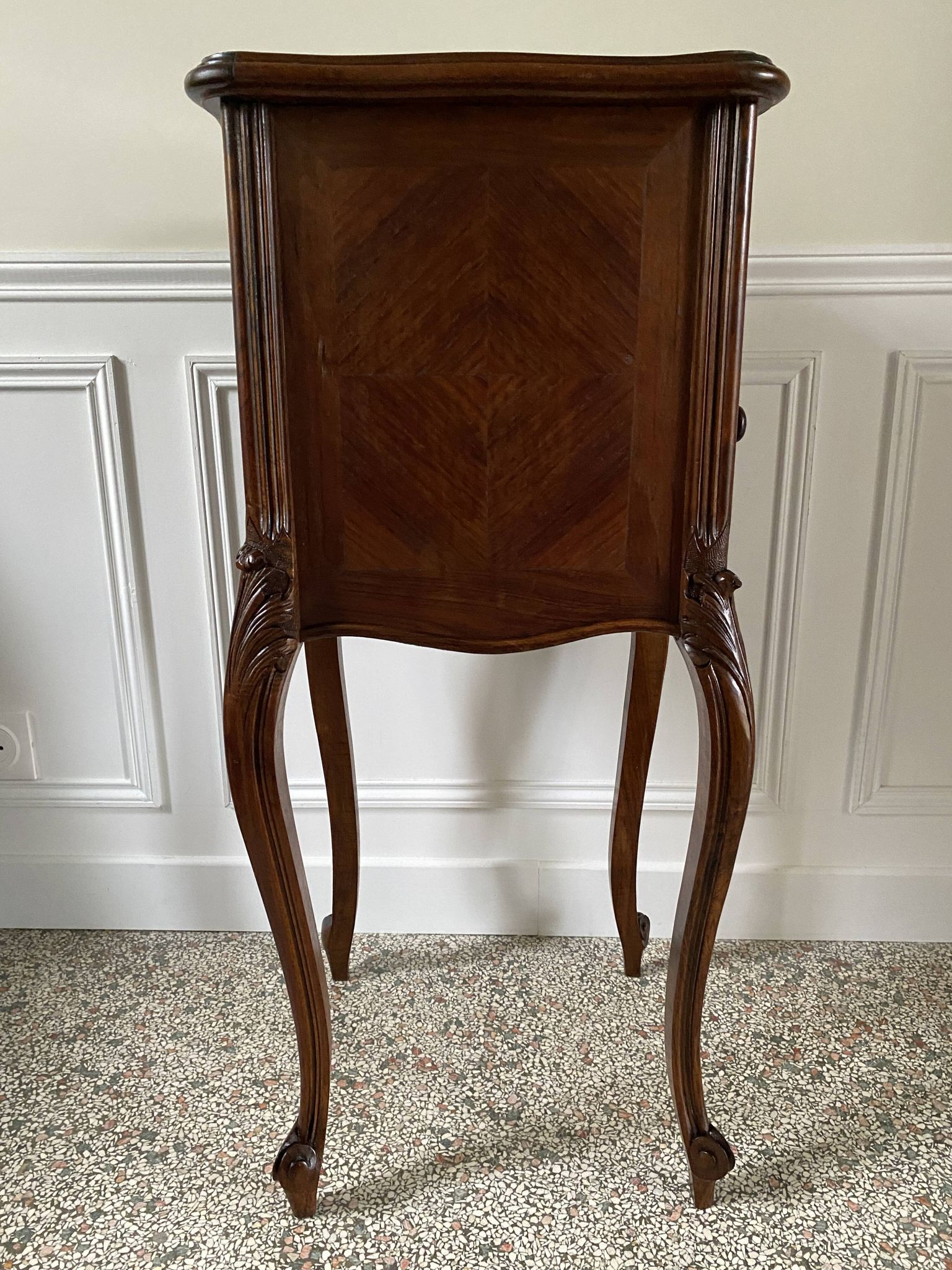 Bedside table / bedside table in veneered wood, molded and carved with foliage Louis XV style