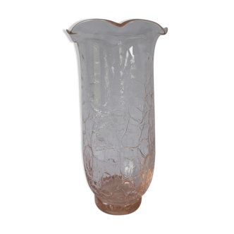 Vase en verre rose