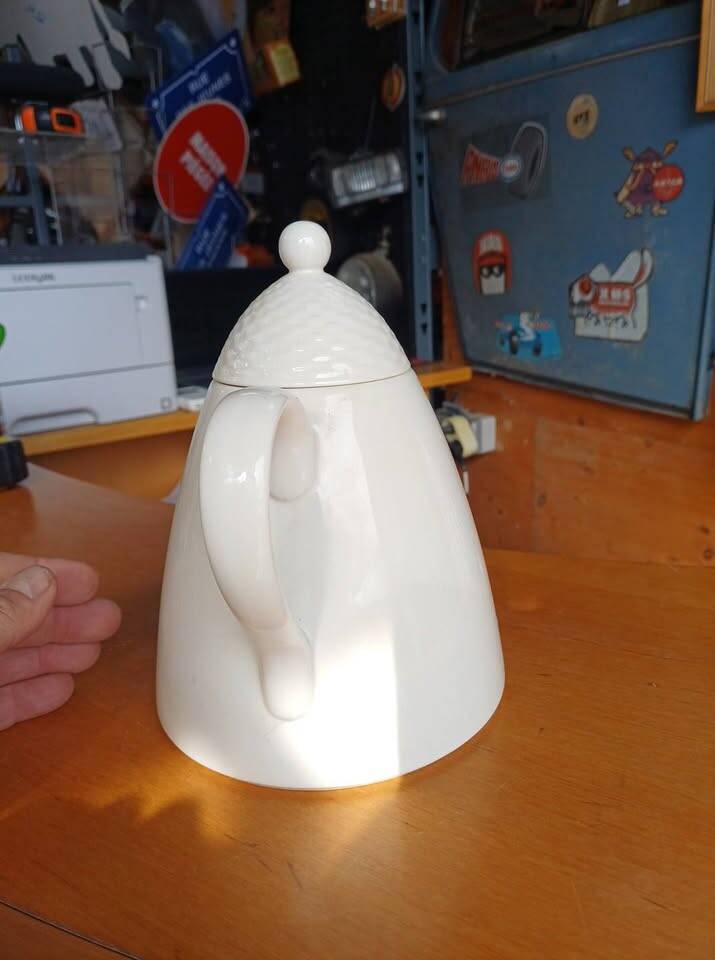 Vintage white ceramic teapot / coffee pot