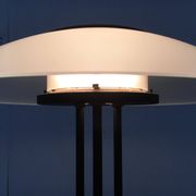 Lampe de table vintage postmoderne en verre et métal