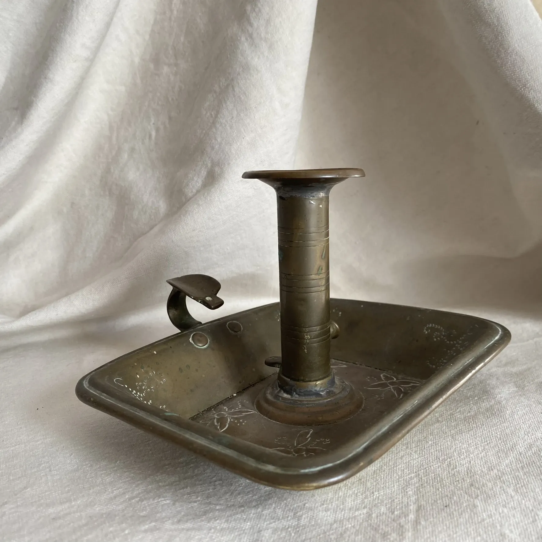 Old bedroom candlestick, "cellar rat" candlestick from the 19th century.
